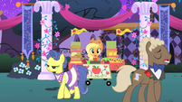 Applejack "First minute, first sale" S1E26