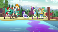 Rarity discovers gem dust in the lake water EG4