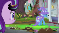 Trixie leaving the classroom in dignity S9E20