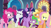 Twilight's friends get upset with her S9E13