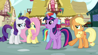 Applejack pushes Twilight S4E18