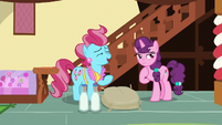 Mrs. Cake -save your mix-up for cake batter- S8E10