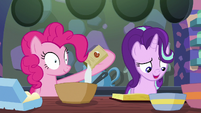 Pinkie Pie adding sugar to the batter S6E21