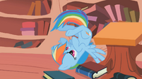 Rainbow Dash upside down S01E07