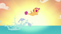 Scootaloo doing her best Free Willy impression S8E6