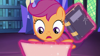 Scootaloo reads "how you did the impossible" S6E19