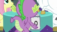 Spike changing Team Flutter-Bulk's score S9E16.png (865 KB)