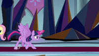 Twilight Sparkle refuses to back down S9E2