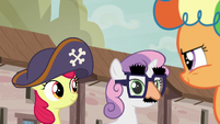 Apple Bloom and Sweetie Belle put disguises back on S7E8