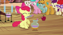 Apple Bloom making potion for audience S4E15
