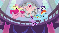 Cozy Glow tossing Mane Six puppets S8E26