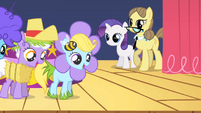 Fillies dancing in simple costumes S1E23