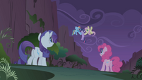 Fluttershy finds Twilight heavier than a bunny S1E02