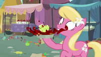 Living apple lands in Lily's cherry pie S9E23