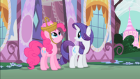 Rarity comments on Pinkie's basket hat S1E25