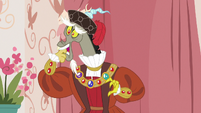 Discord nervous during his outfit changes S7E12