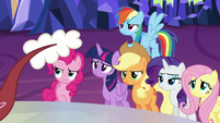 Discord rattles his tail at ponies S5E22