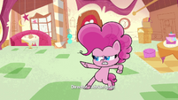 Pinkie Pie ready to defend herself PLS1E5a