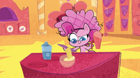 Pinkie adds butter to the cake mix PLS1E1b