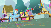 Rainbow Dash calling out to Pinkie Pie S7E23