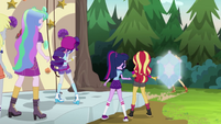 Rarity's shield pushes Applejack backward EG4