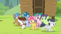 Rumble gallops away from the day camp S7E21