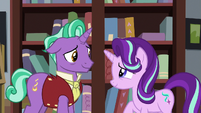 Starlight and Firelight smile at each other S8E8