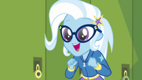 Trixie wearing glasses EGDS12a