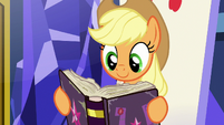 Applejack reading the friendship journal S7E14