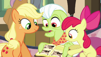 Granny Smith "never did find them teeth" S3E8