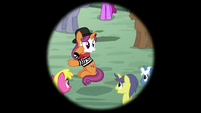 Mime pony performing in Canterlot S5E10