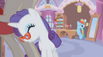 Rarity with face on mannequin S1E14