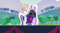 Svengallop circling around Countess Coloratura S5E24