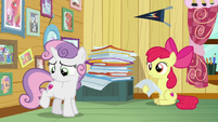 Sweetie Belle looking at her cutie mark S7E6