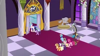 Twilight, Celestia, and Luna enter throne room S9E17