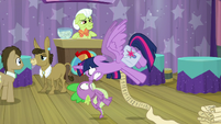 Twilight enraged in Spike's face S9E16