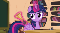 Twilight levitating horn S4E21