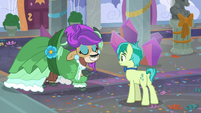 Yona demonstrates the pony cotillion S9E7