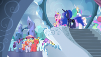 Crystal Ponies cheer for the Crystalling S6E1