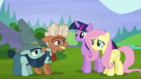 Ma Hooffield thanking Twilight and Fluttershy S5E23