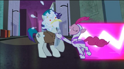 S04E06 Pinkie Pie i atak ciastem