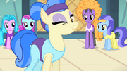 Sapphire winking at Rarity S4E19