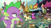 Spike observing Discord's chaos S9E23