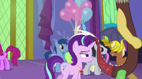 Starlight and Discord walk away from Twilight S7E1