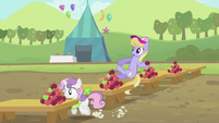 Sweetie Belle running S2E05