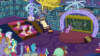 Twilight teaching her friendship students S8E22