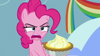 Pinkie "accepting the gifts and enjoying them immediately" S7E23