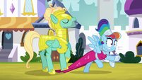 Rainbow's dress snags on Zephyr's hoof S9E4