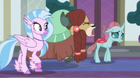 Yona "braiding yak hair is best!" S8E1