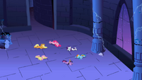 Main 6 ponies knocked out S1E2